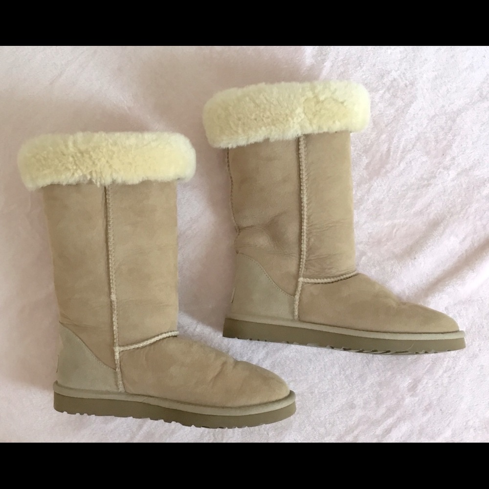 💗UGG Classic Tall ~ Sand ~ size 7